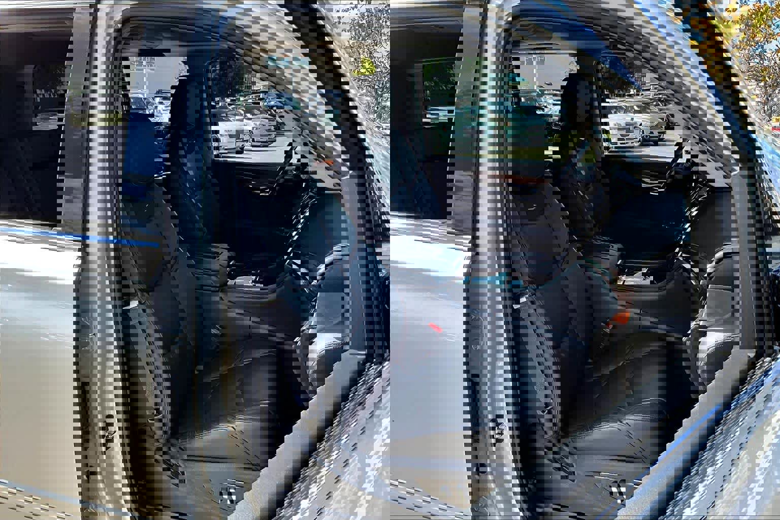 Used 2017 Cadillac Escalade Premium Luxury image 7