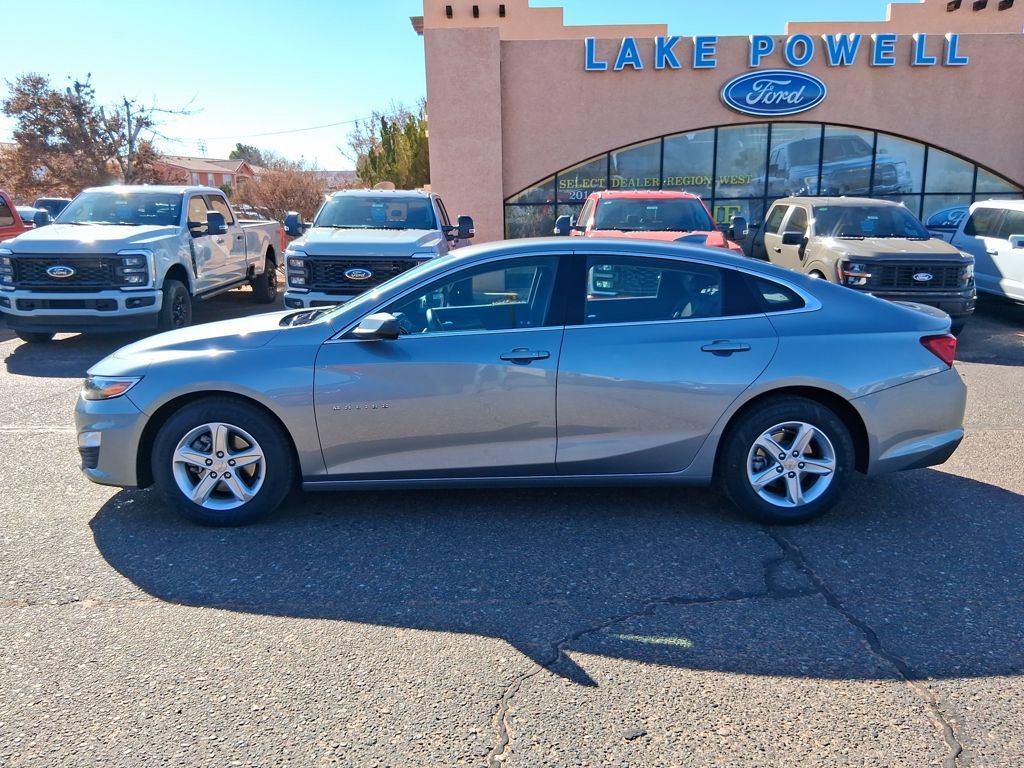 Used 2024 Chevrolet Malibu LT image 2
