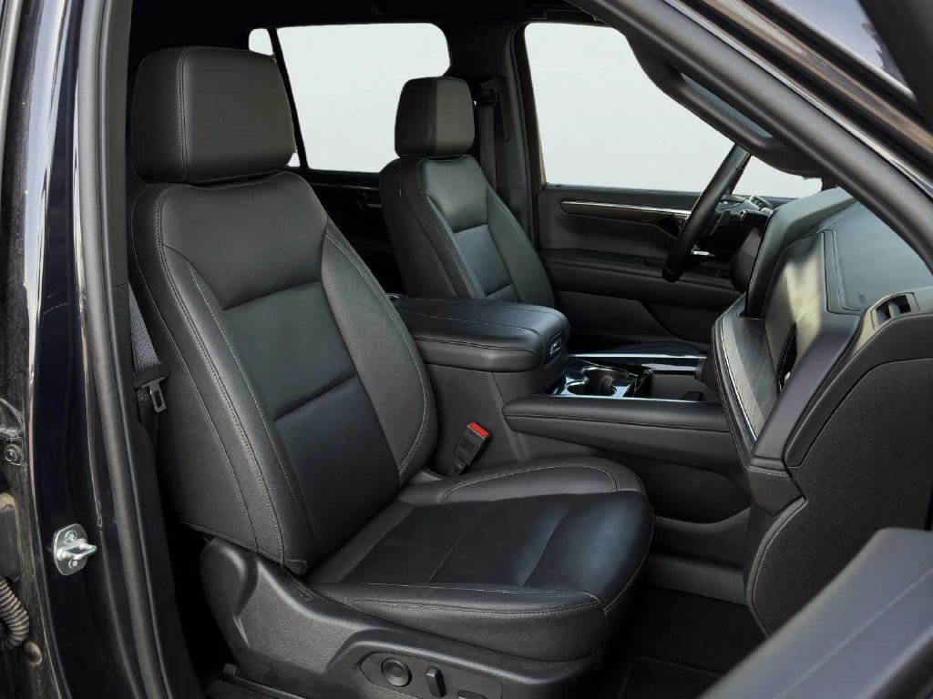Used 2025 Chevrolet Tahoe LT AWD/4WD image 27