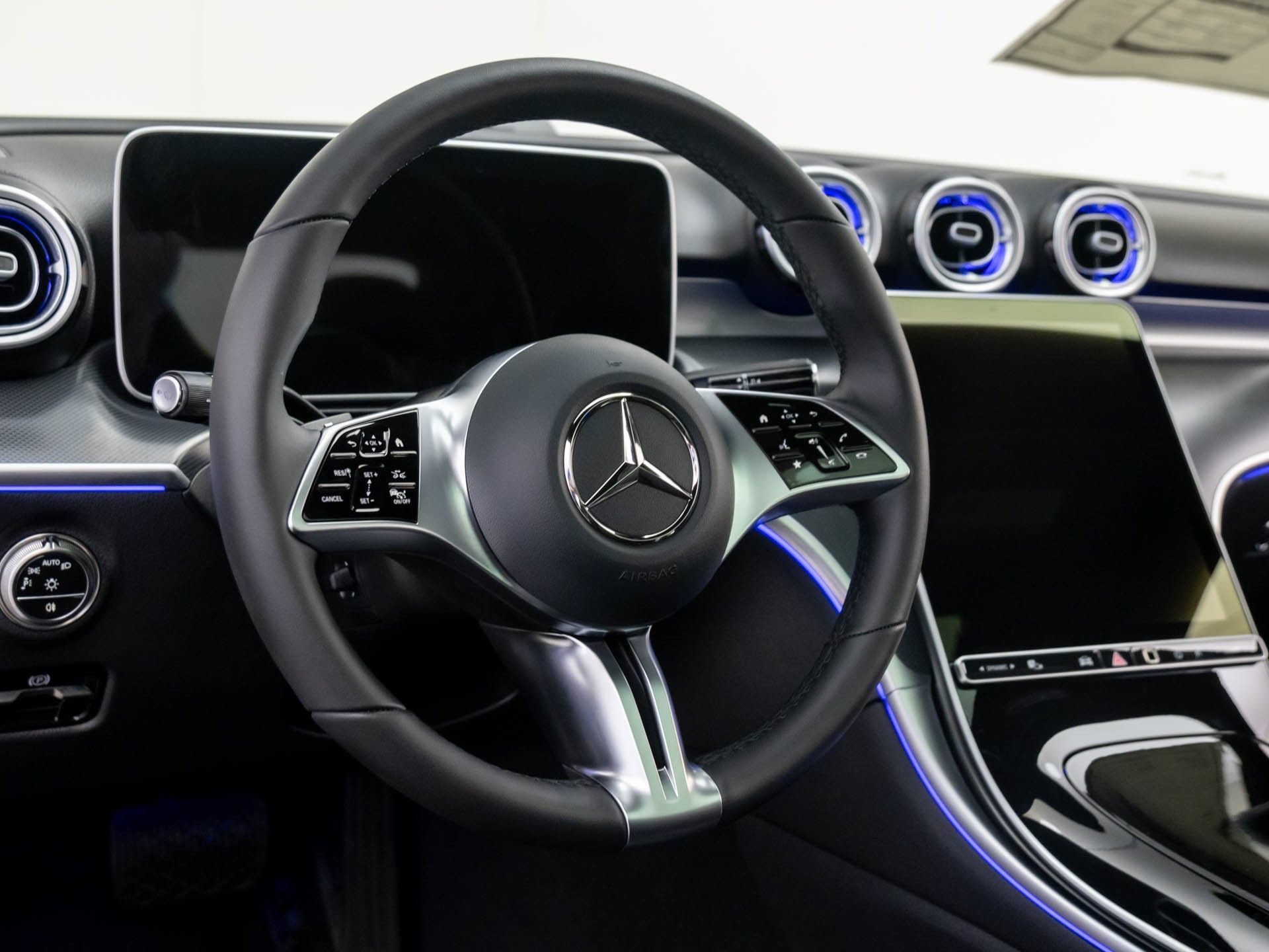 New 2026 Mercedes-Benz CLE 300 4MATIC Coupe image 10