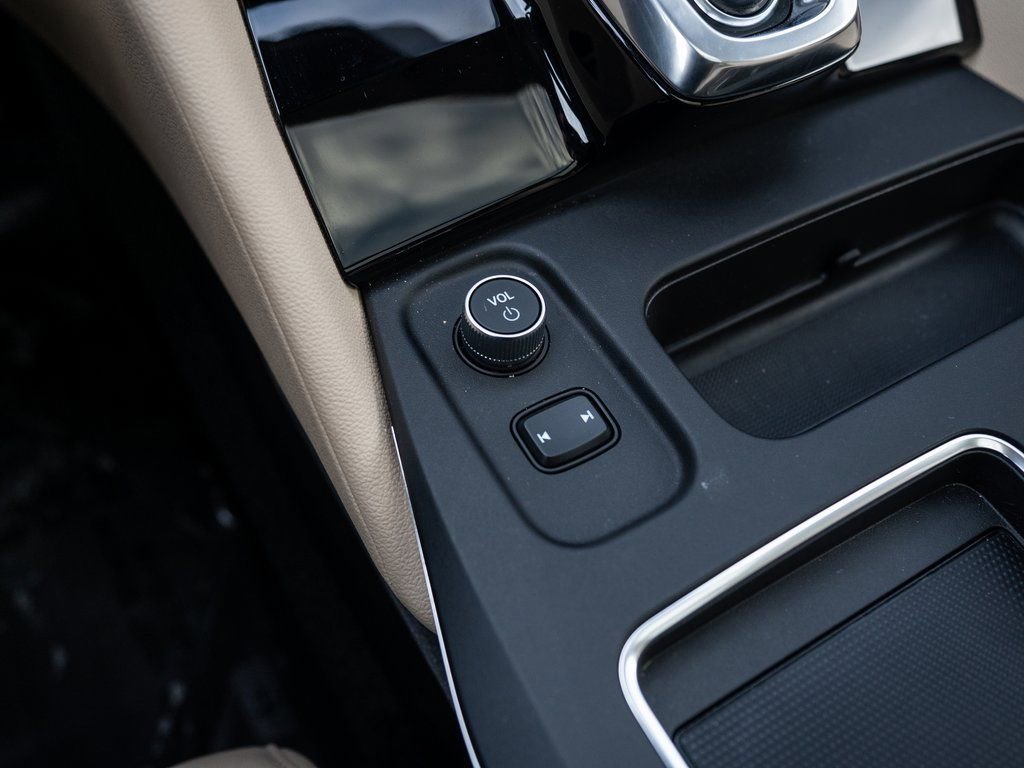 Certified 2025 Acura MDX SH-AWD image 36