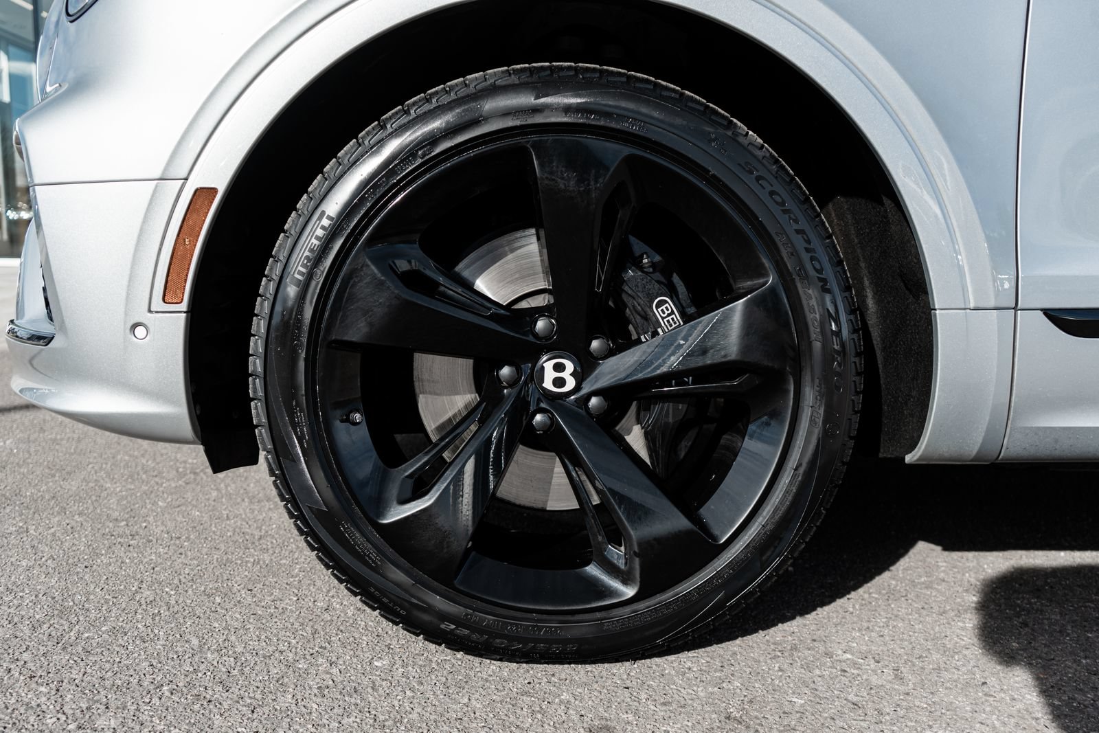 Certified 2023 Bentley Bentayga Extended Wheelbase AWD/4WD image 6