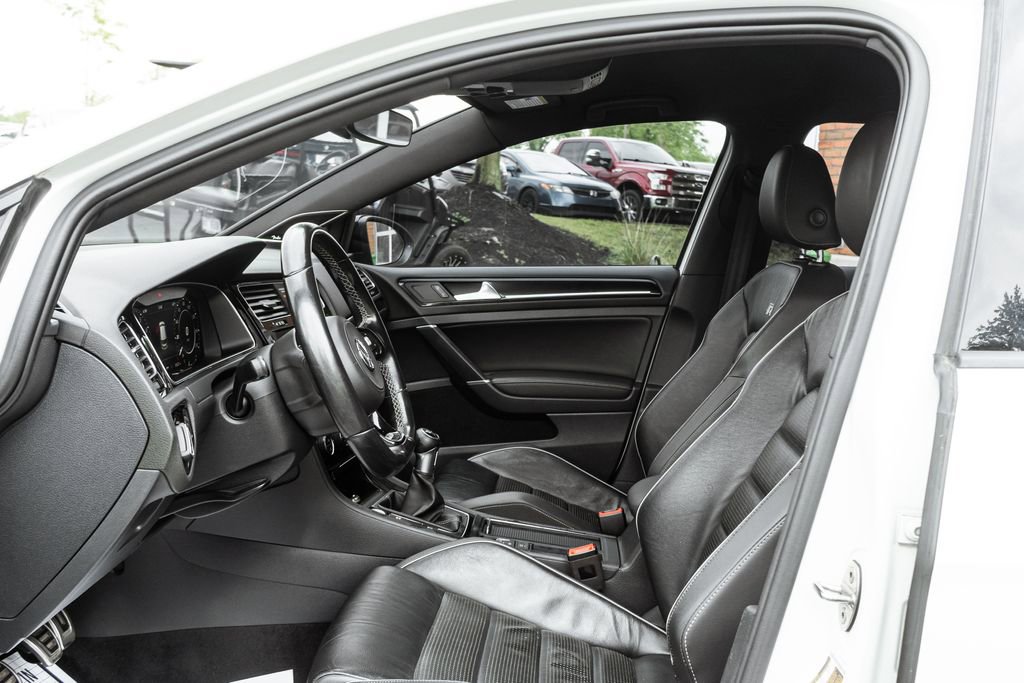 Used 2019 Volkswagen Golf R 4-Door AWD/4WD image 23
