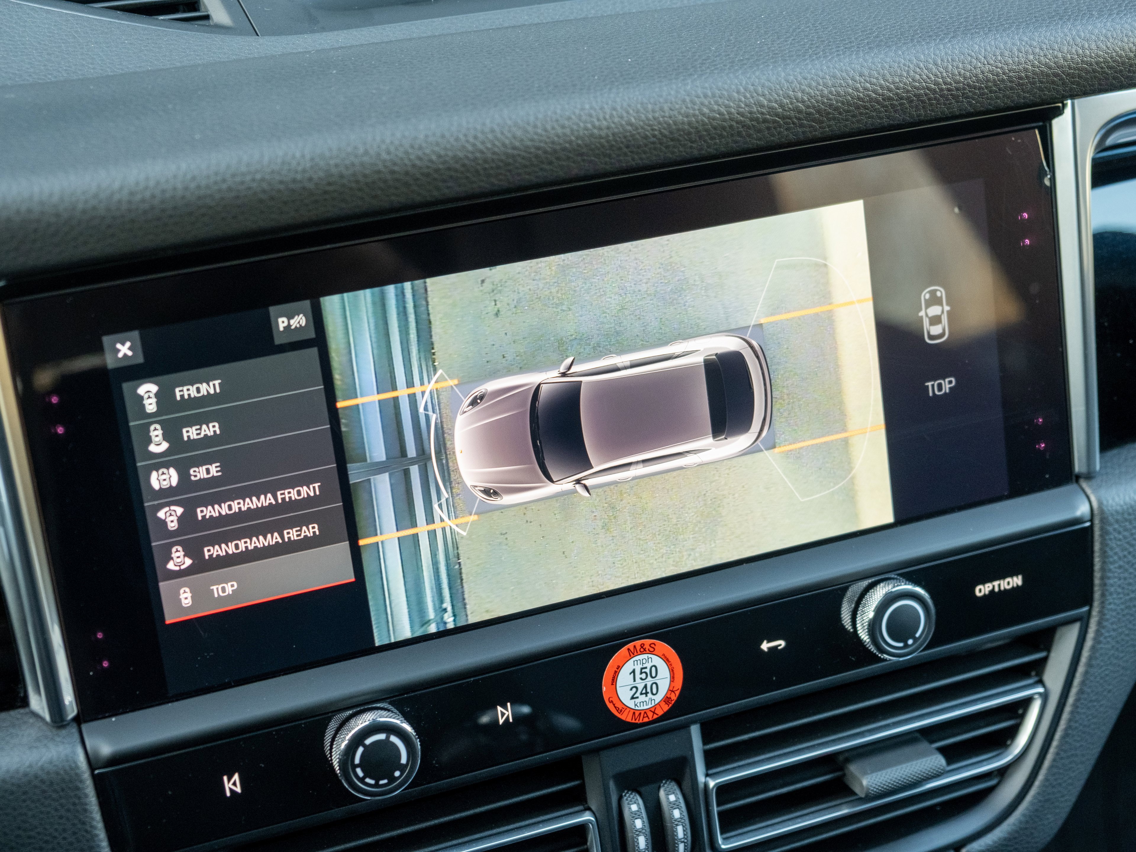 Certified 2025 Porsche Macan image 28