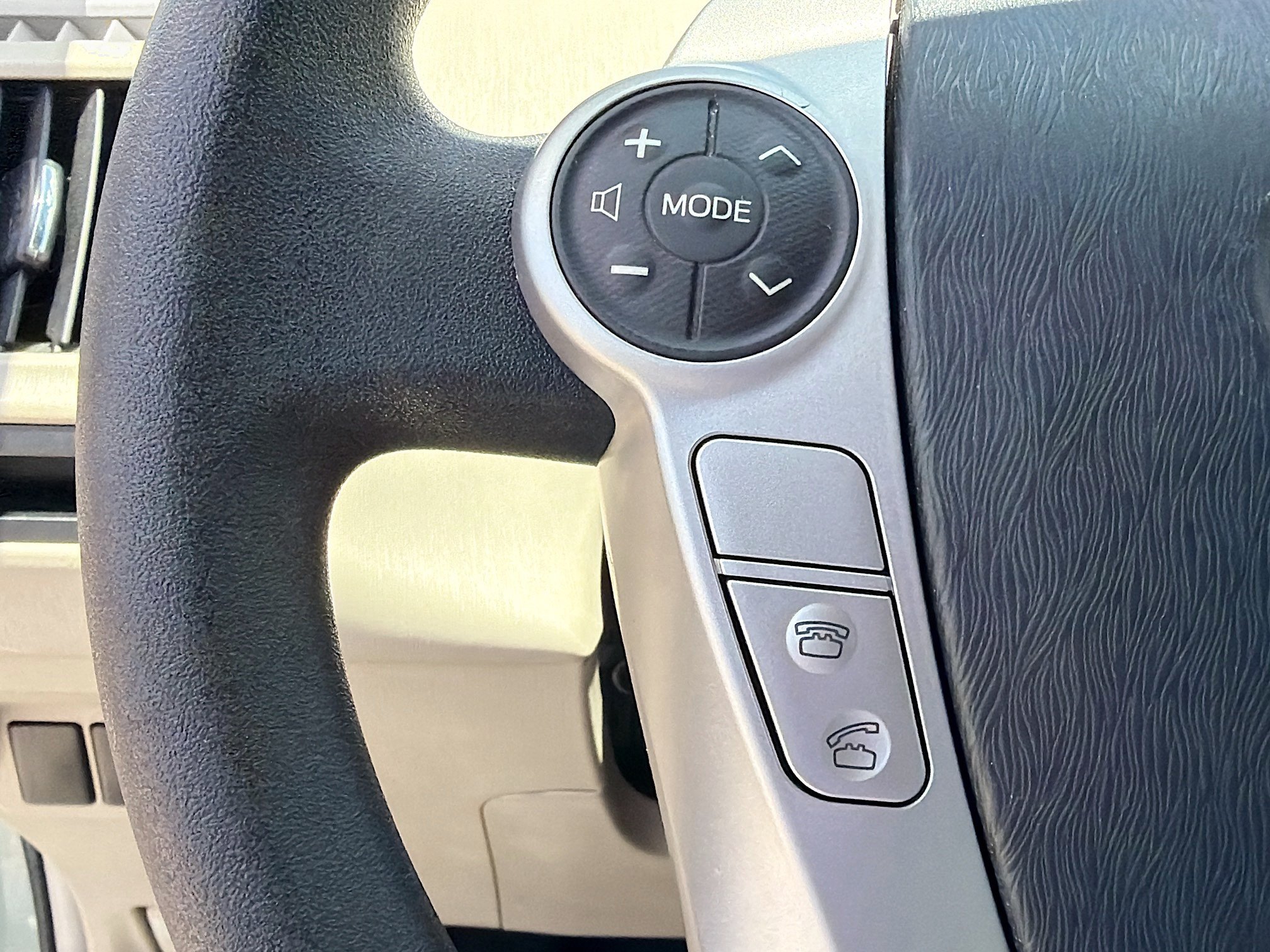 Used 2014 Toyota Prius V Two FWD image 34