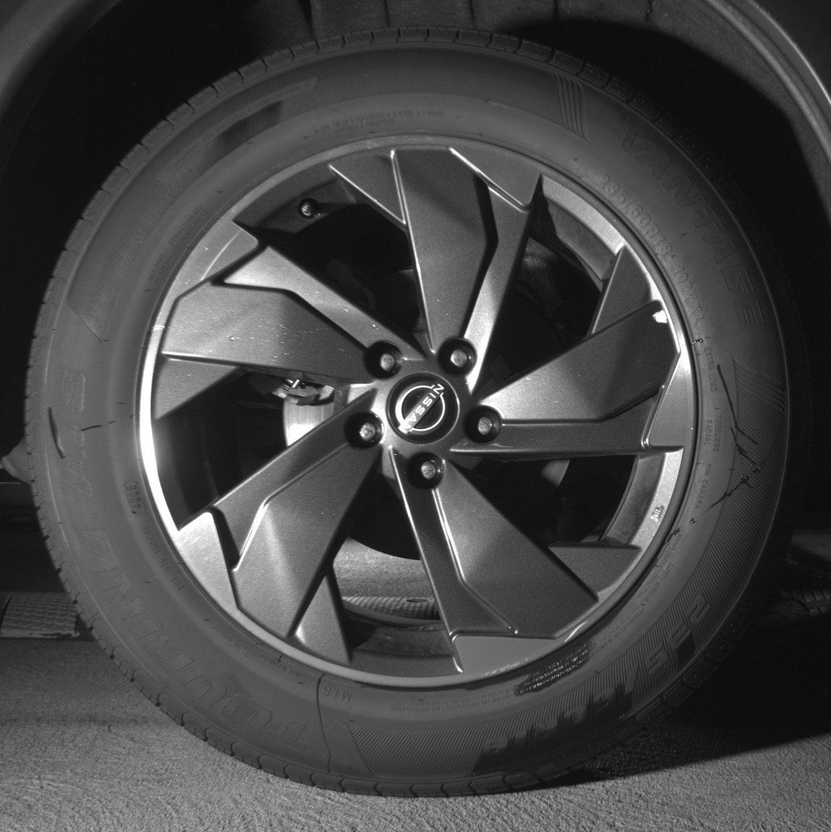 Used 2025 Nissan Rogue SV AWD/4WD image 15