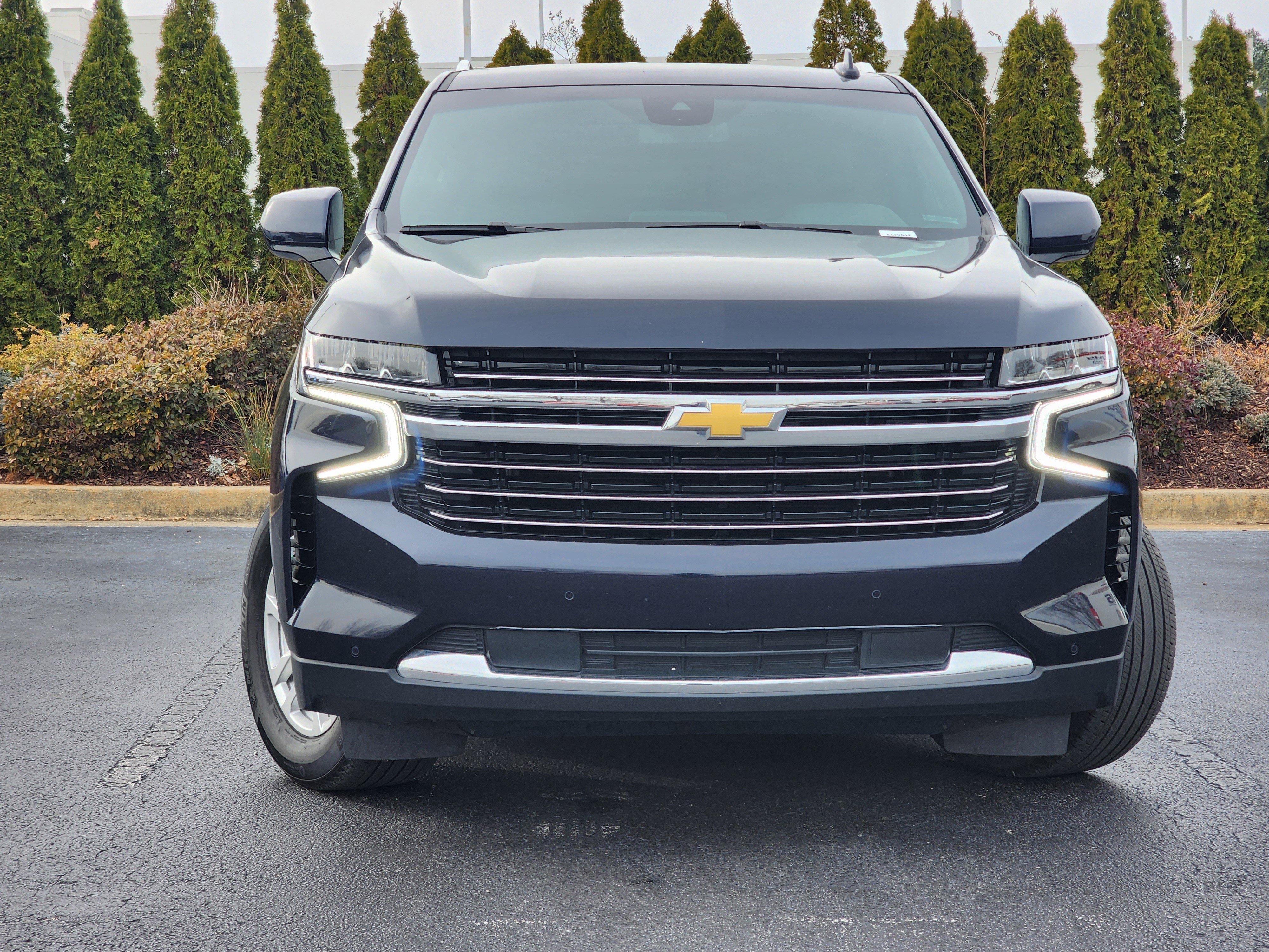 Used 2024 Chevrolet Suburban LT image 5