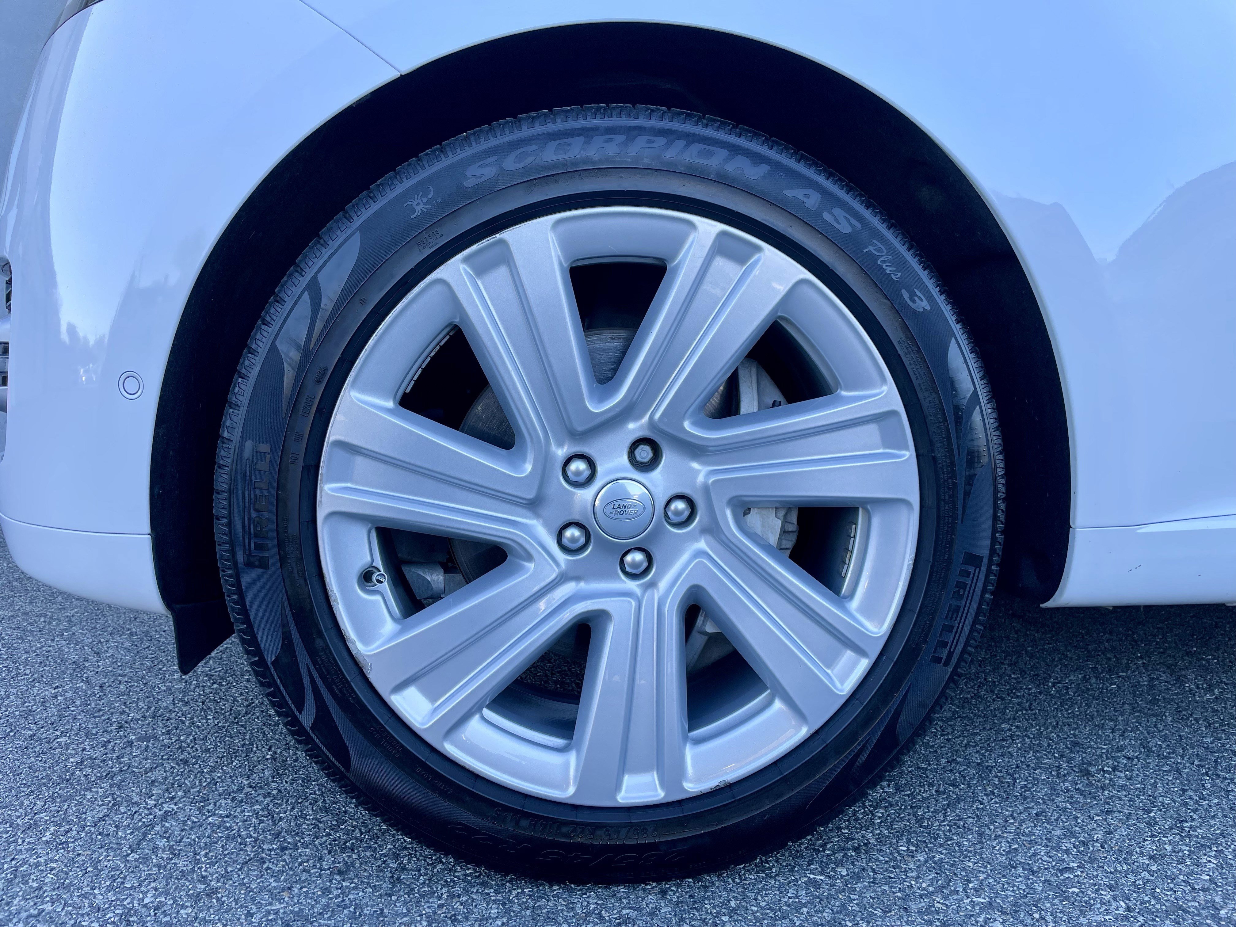 Used 2022 Land Rover Range Rover SE image 9