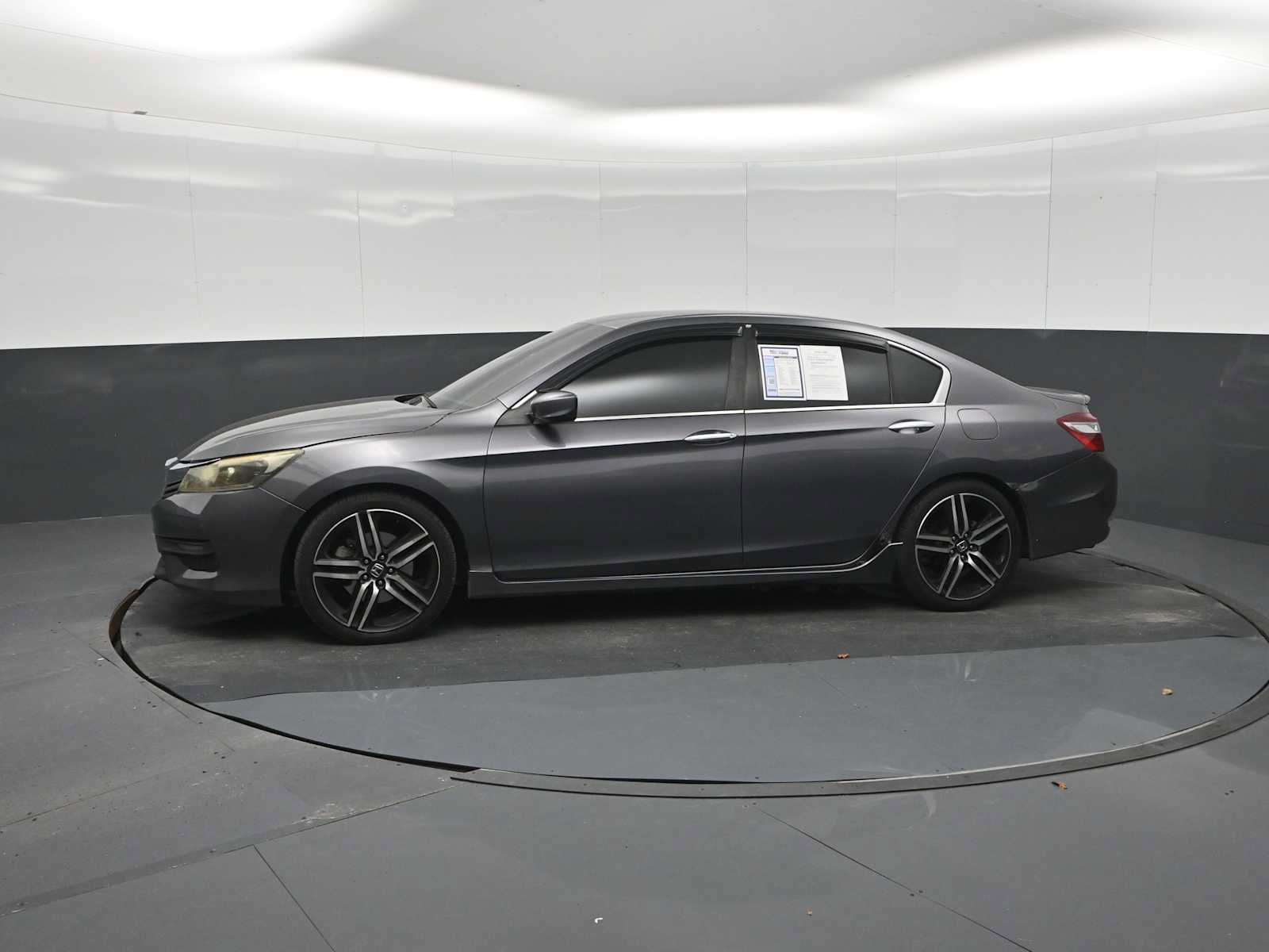 Used 2017 Honda Accord Sport Special Edition image 4