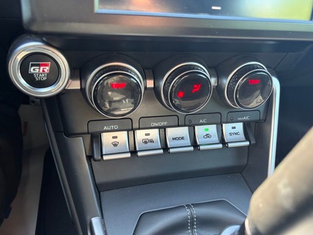Used 2023 Toyota GR86 Premium w/ ALL Weather Mat Package (TMS) image 21