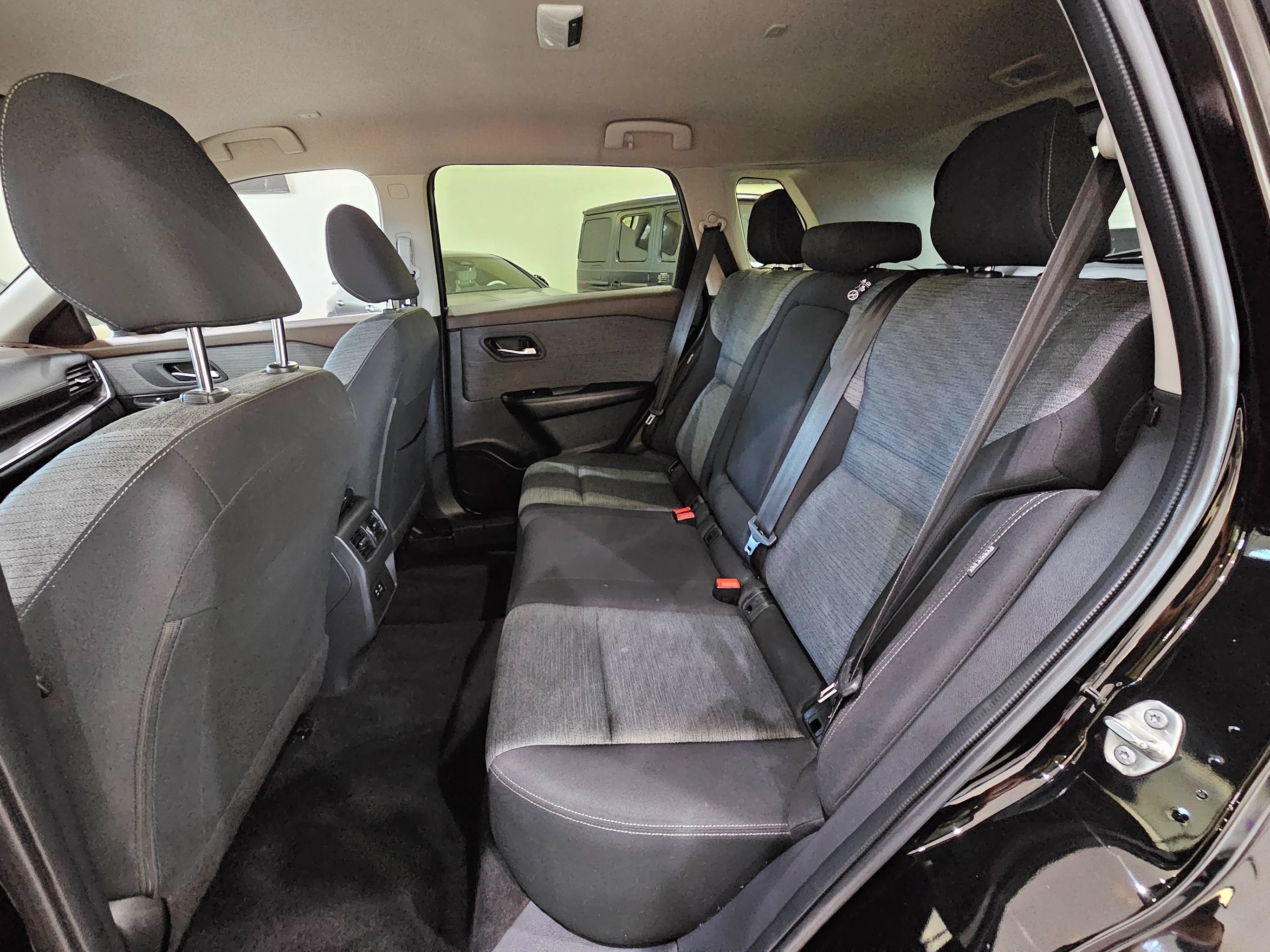 Used 2023 Nissan Rogue SV FWD image 18
