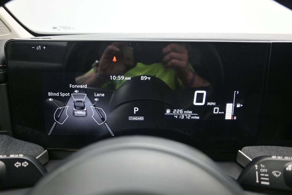 Used 2025 Nissan Kicks SV FWD image 14