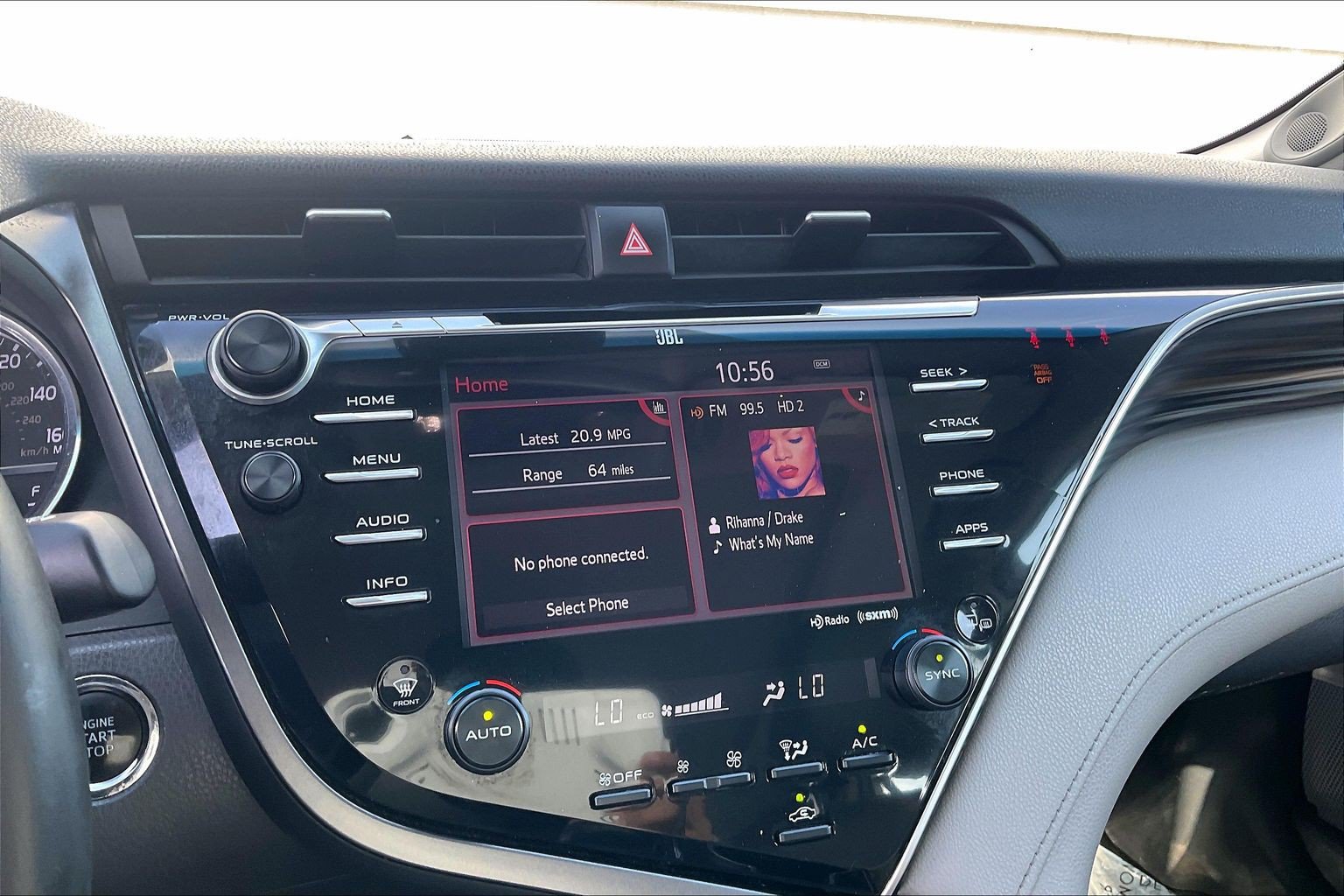 Used 2018 Toyota Camry XLE FWD image 38