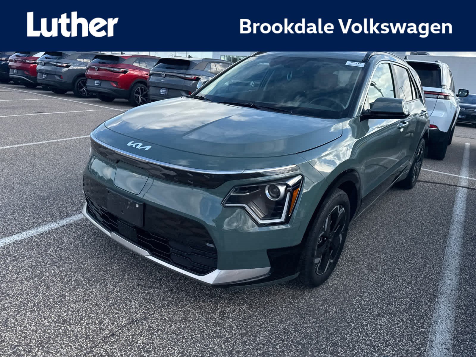 Used 2023 Kia Niro Wind w/ Wind Preserve Package FWD image 1