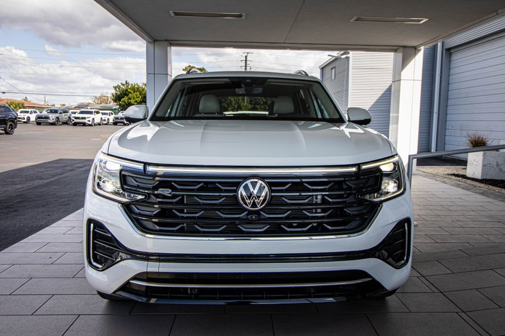 Used 2024 Volkswagen Atlas SEL Premium R-Line image 11