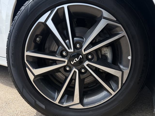 Used 2023 Kia Forte LXS FWD image 9