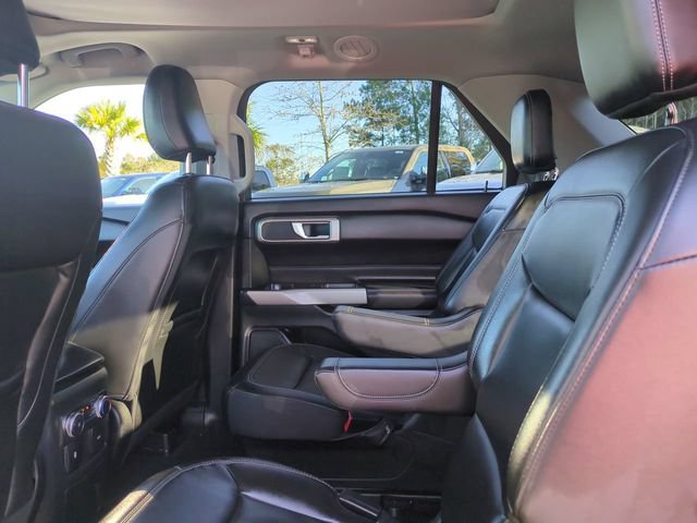 Used 2022 Ford Explorer XLT w/ Equipment Group 202A AWD/4WD image 15