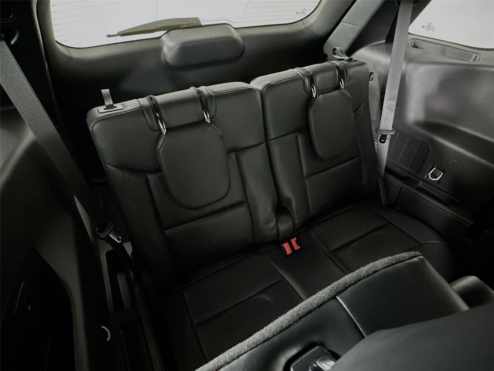 Used 2025 Ford Explorer ST AWD/4WD image 27