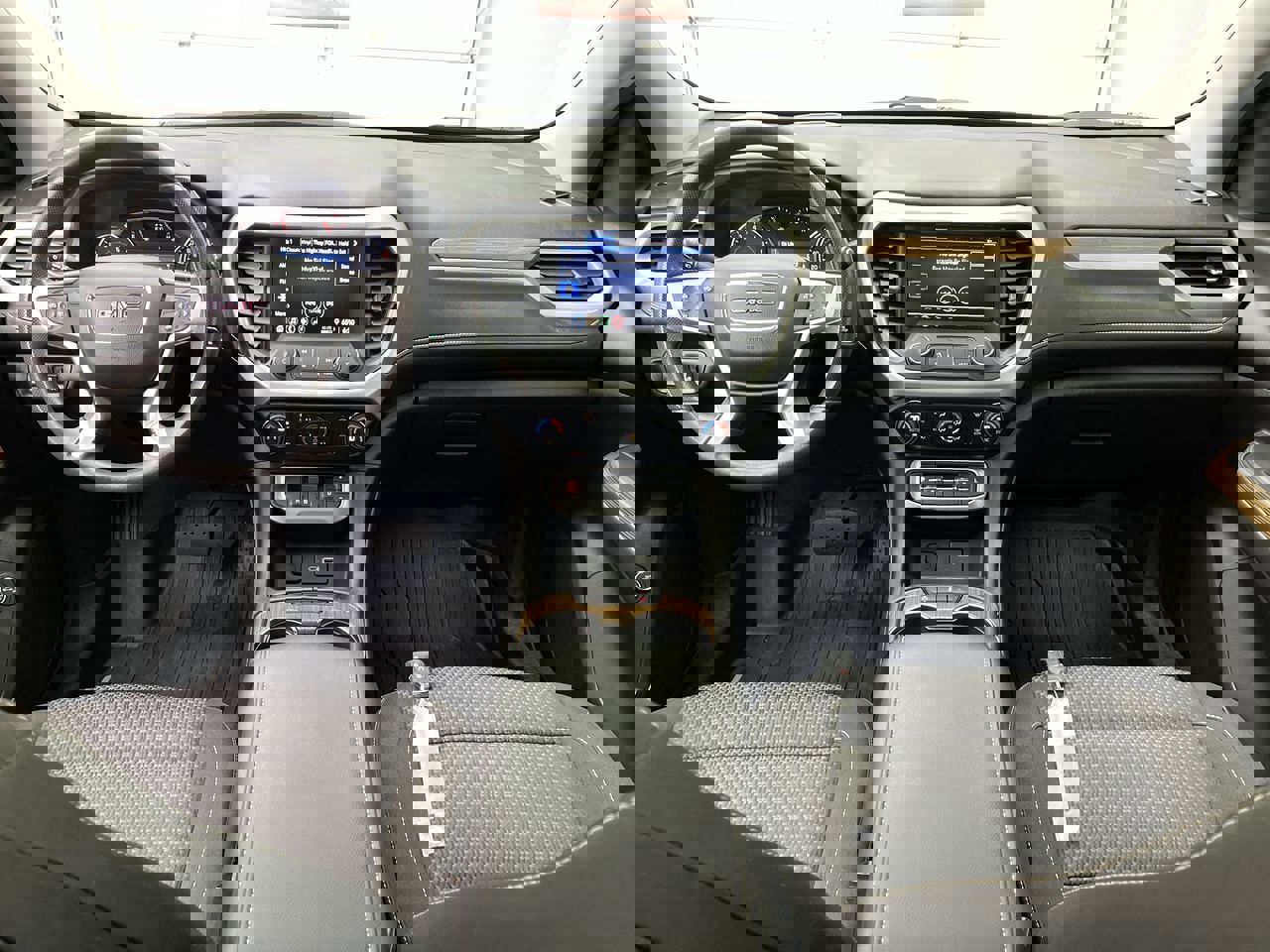 Certified 2023 GMC Acadia SLE w/ Driver Convenience Package image 4