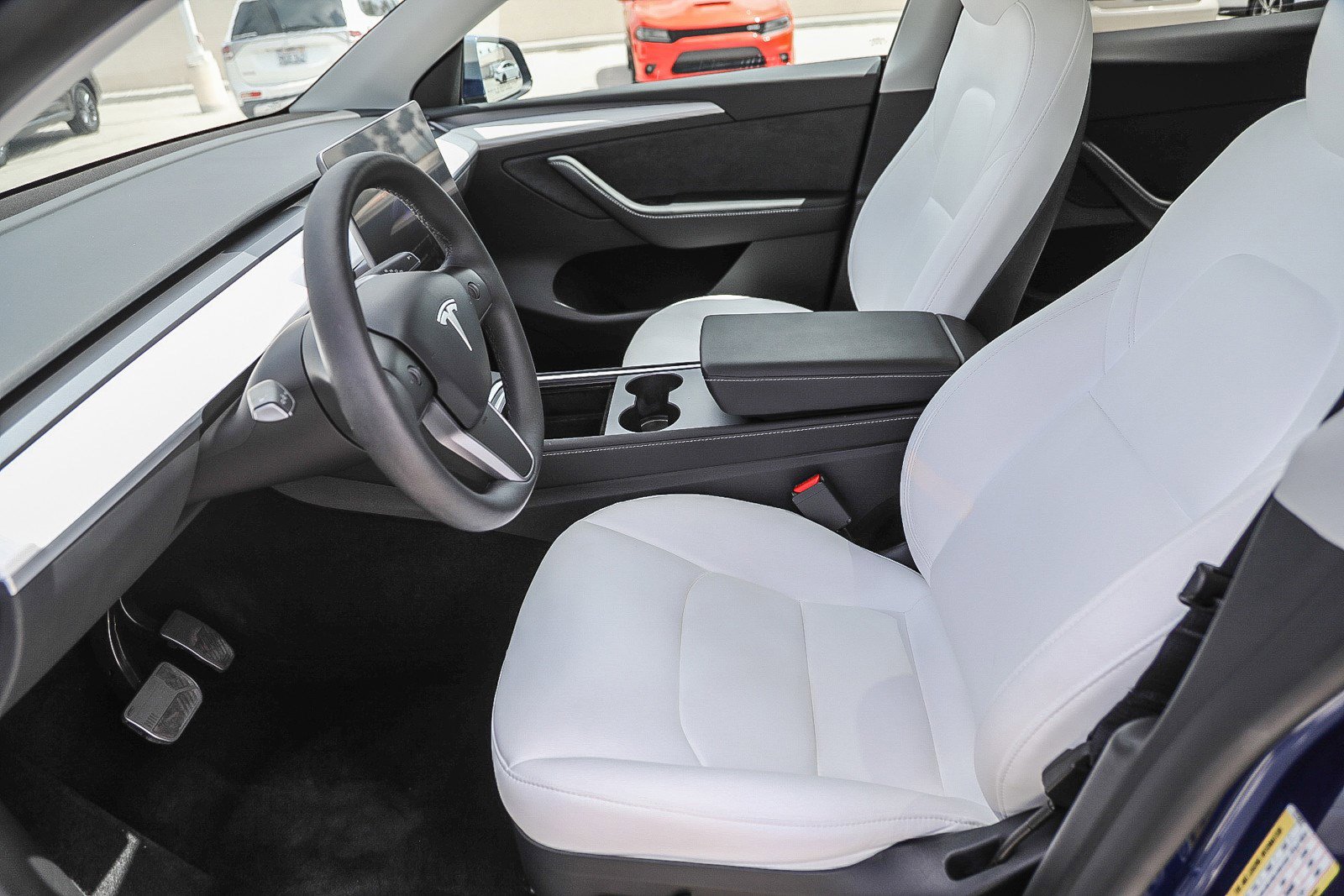 Used 2024 Tesla Model Y Long Range RWD image 17