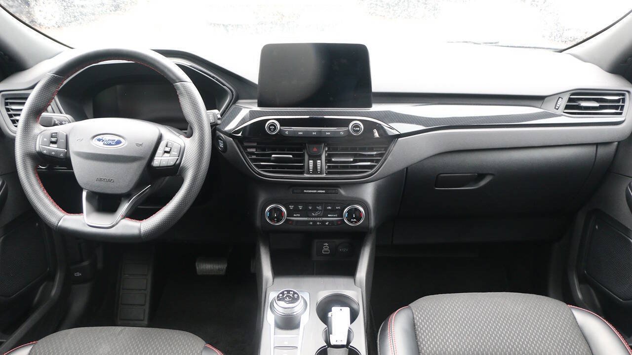 Certified 2025 Ford Escape ST-Line Select AWD/4WD image 15