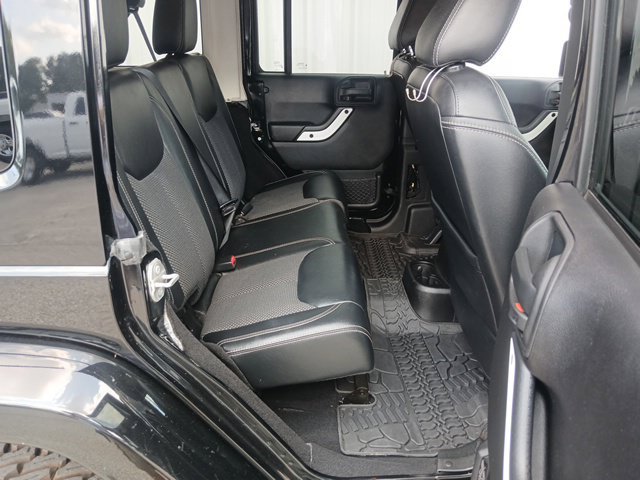 Used 2015 Jeep Wrangler Unlimited Sahara AWD/4WD image 19