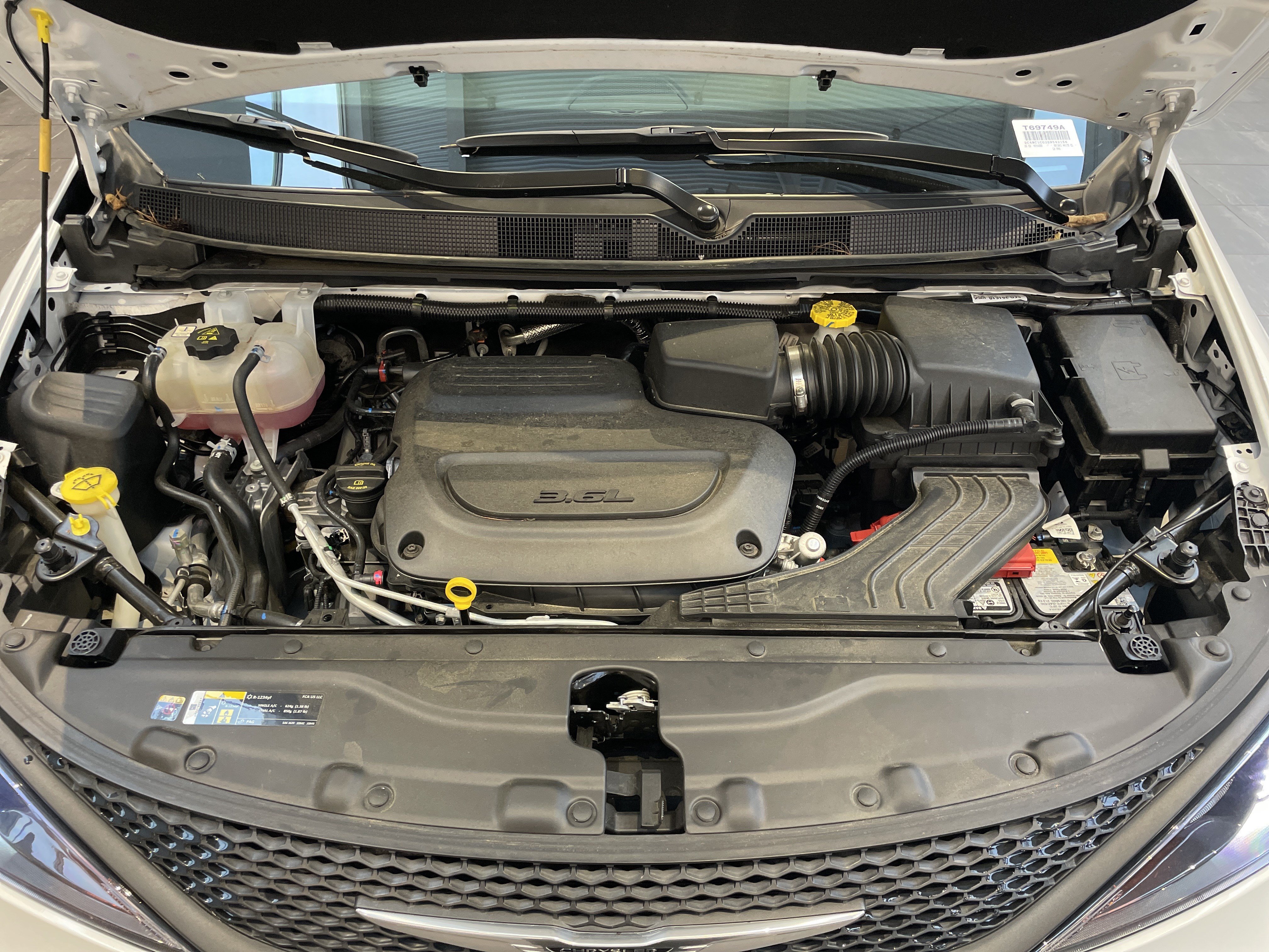 Used 2025 Chrysler Voyager LX FWD image 37
