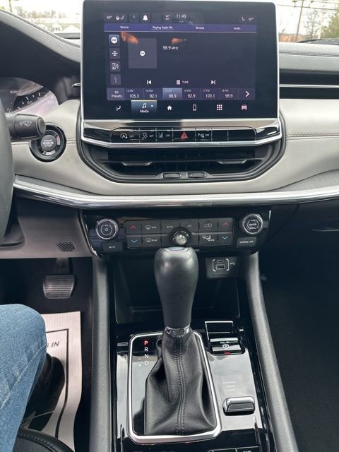 Certified 2023 Jeep Compass Limited image 27