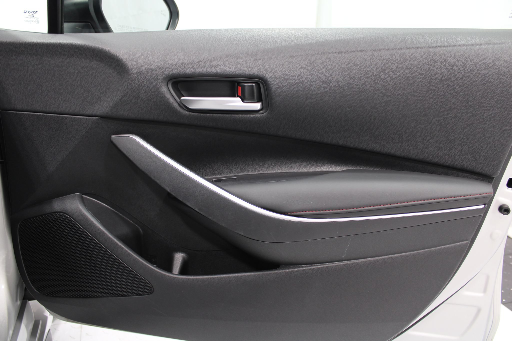 Used 2024 Toyota Corolla SE w/ SE Premium Package FWD image 23