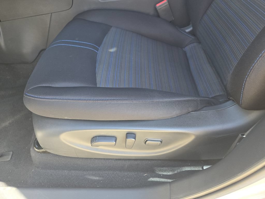 Used 2022 Nissan Leaf SV w/ SV Technology Package FWD image 16