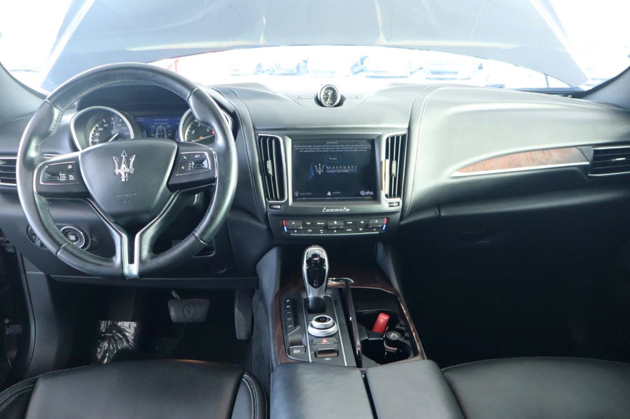 Used 2018 Maserati Levante GranLusso AWD/4WD image 16