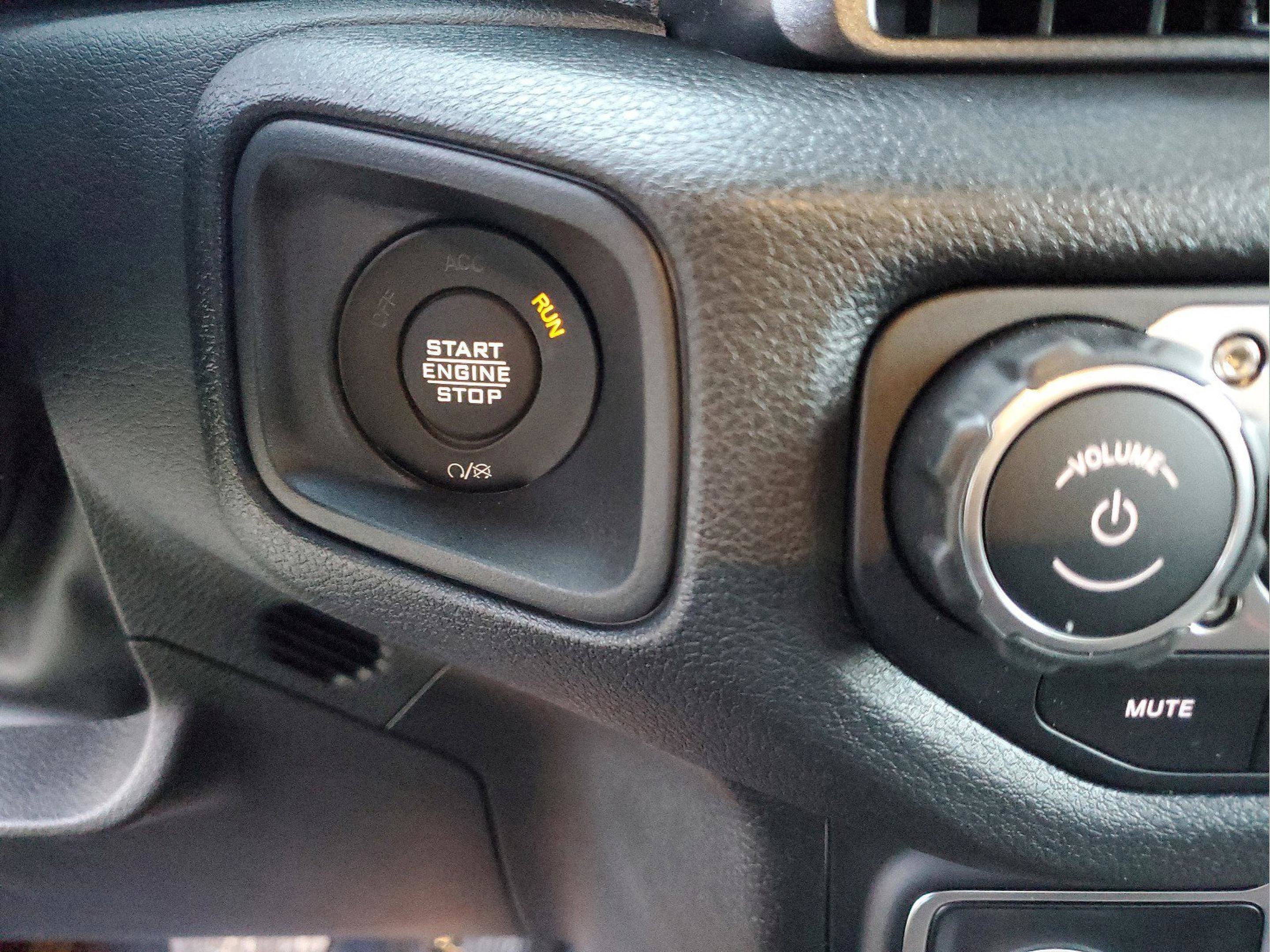 New 2025 Jeep Gladiator Willys image 12