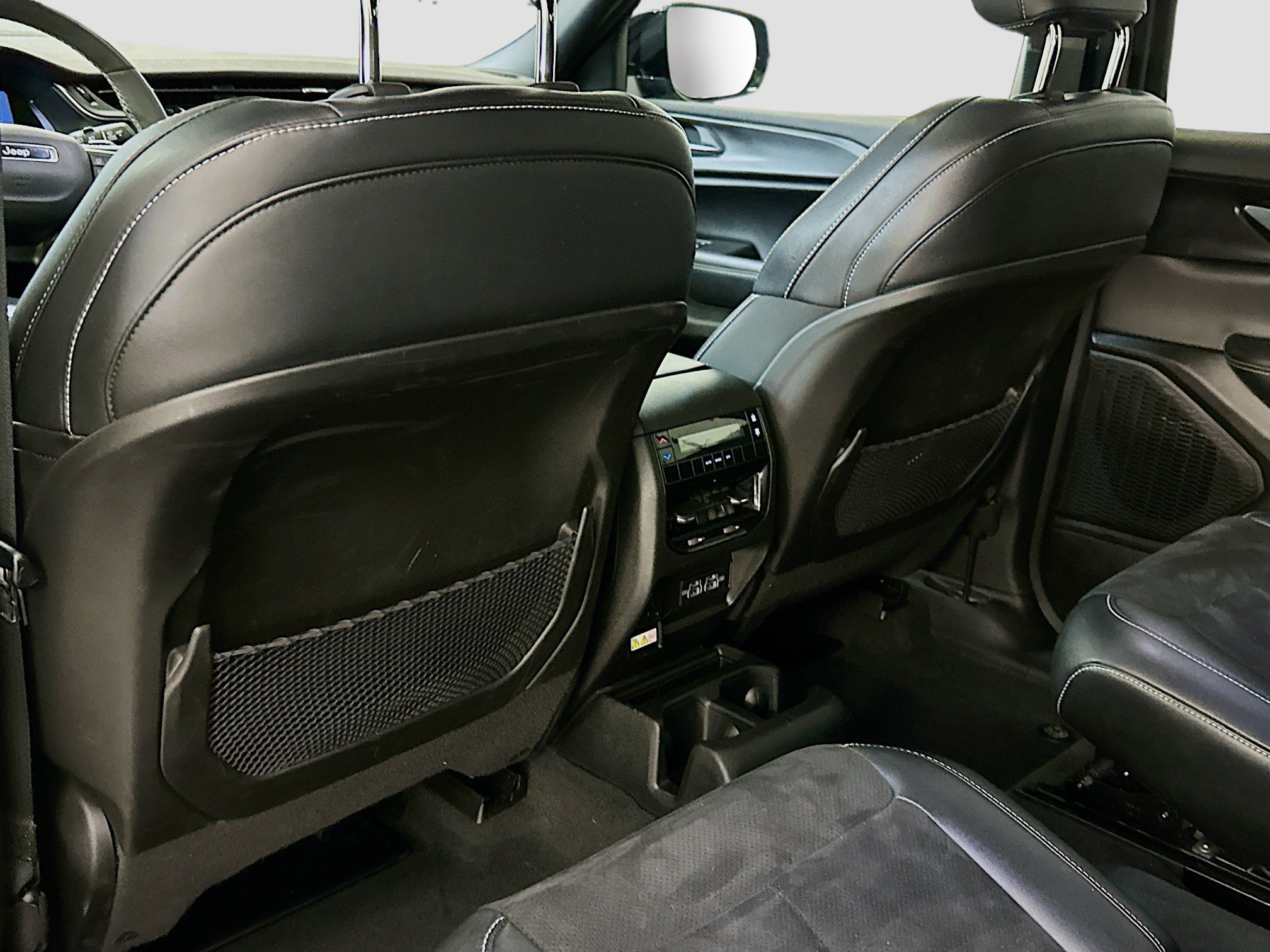 Used 2023 Jeep Grand Cherokee L Altitude image 28