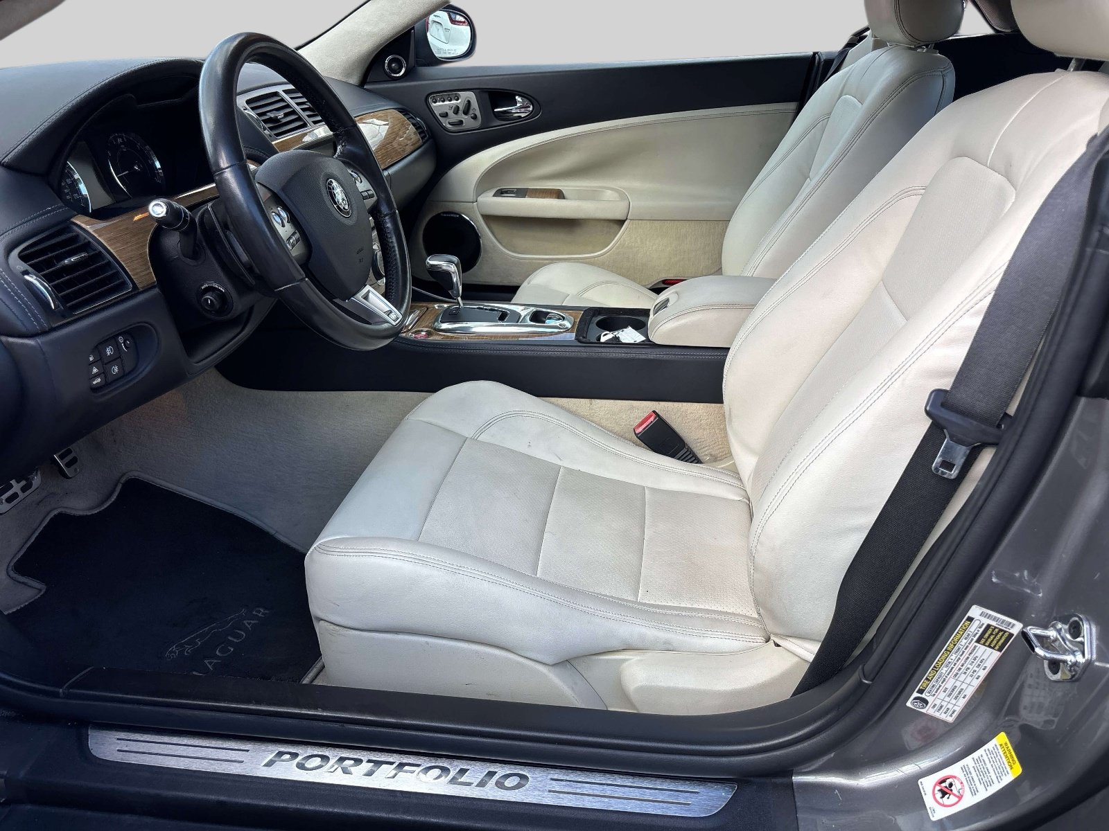 Used 2009 Jaguar XKR R RWD image 6