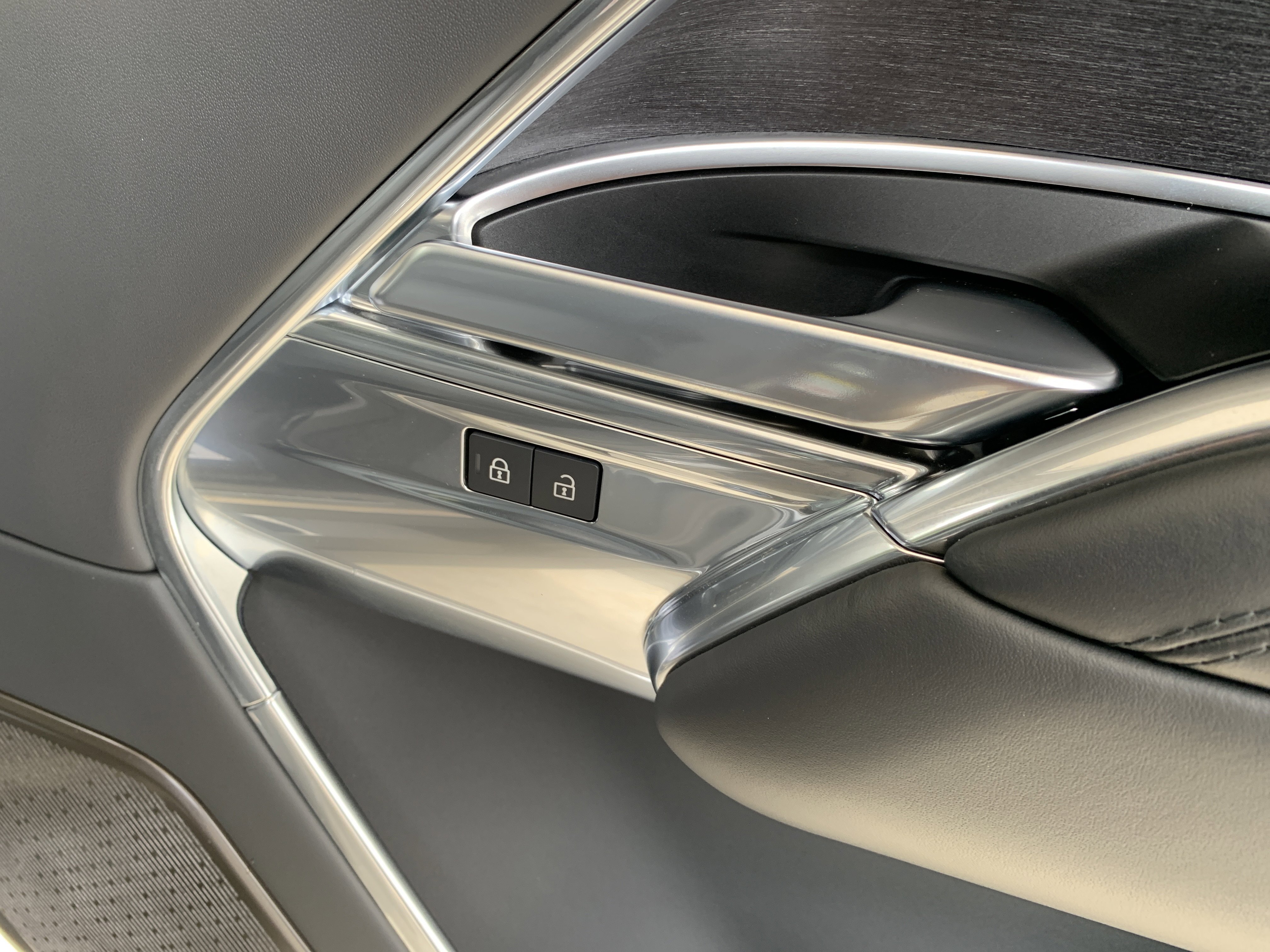 Used 2025 Land Rover Range Rover Autobiography image 45