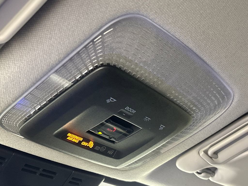 Used 2024 Toyota Prius LE image 25