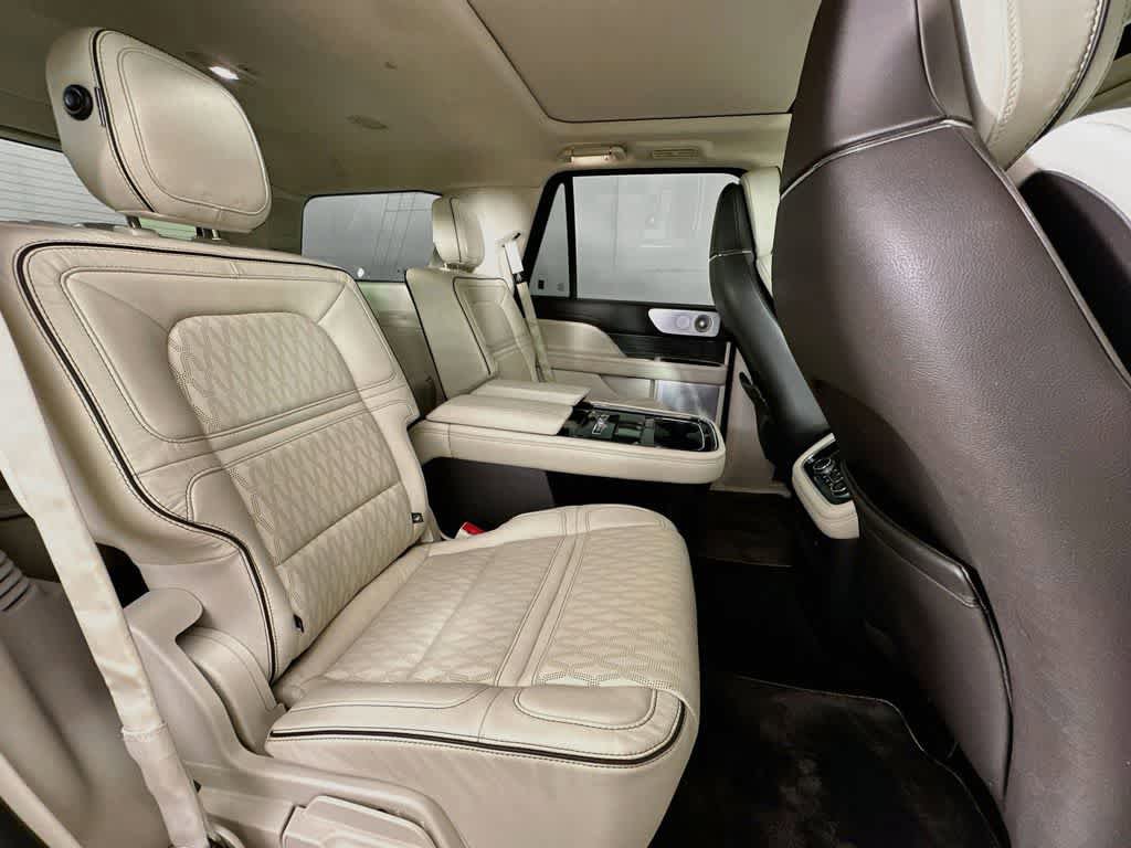 Used 2020 Lincoln Navigator Black Label w/ Cargo Convenience Package AWD/4WD image 34