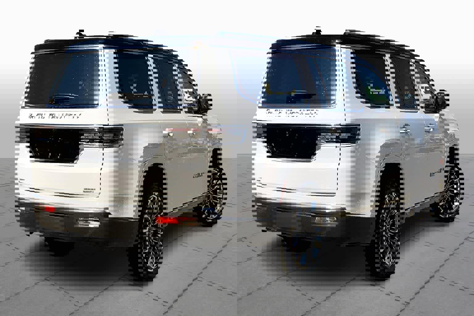 Used 2022 Jeep Grand Wagoneer Series III w/ HD Trailer Tow Package image 12