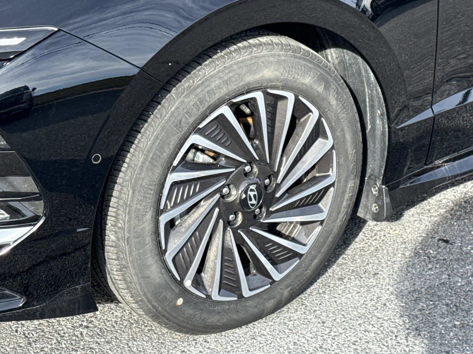New 2026 Hyundai Sonata Limited FWD image 18