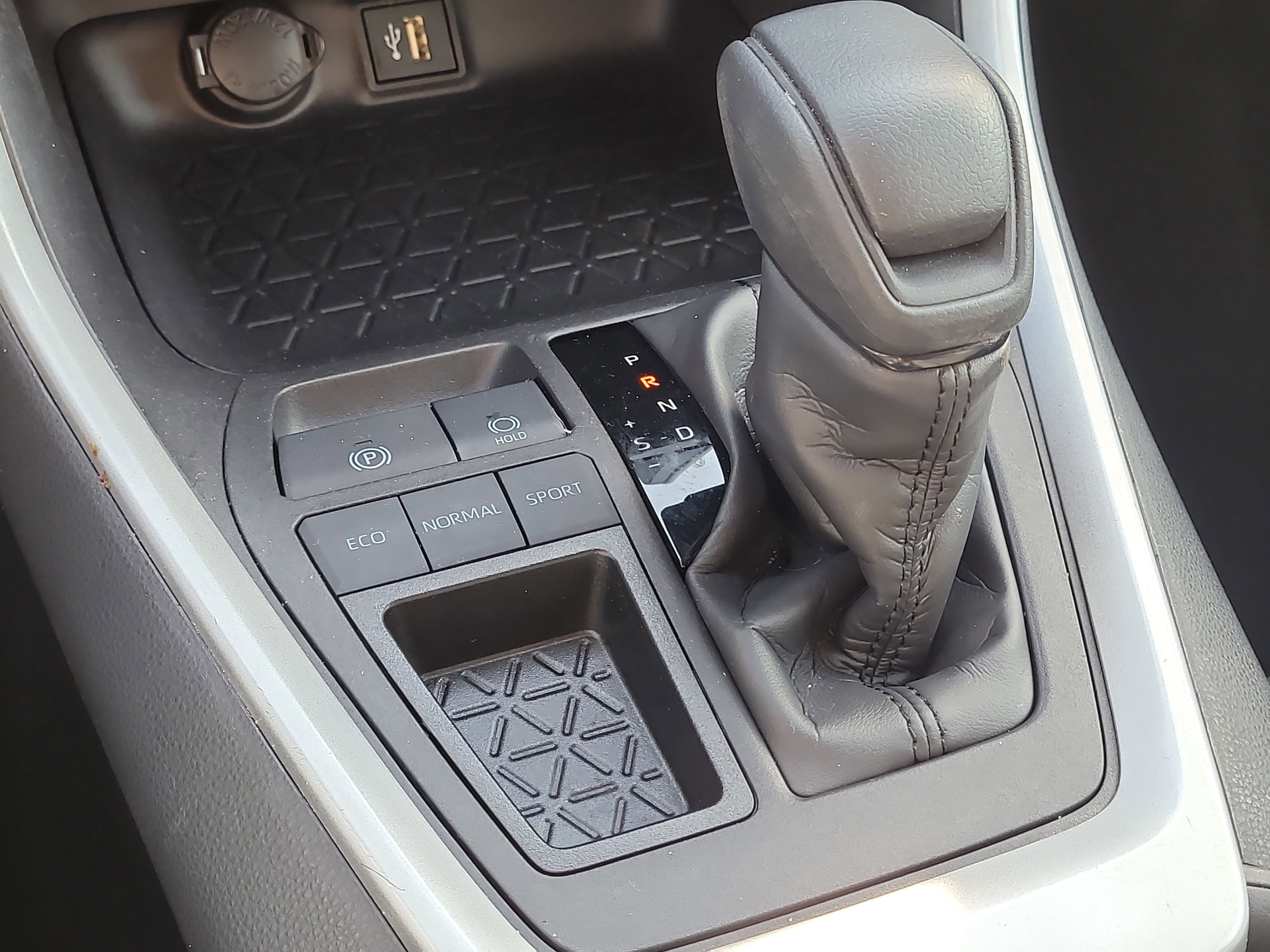 Used 2023 Toyota RAV4 LE image 25