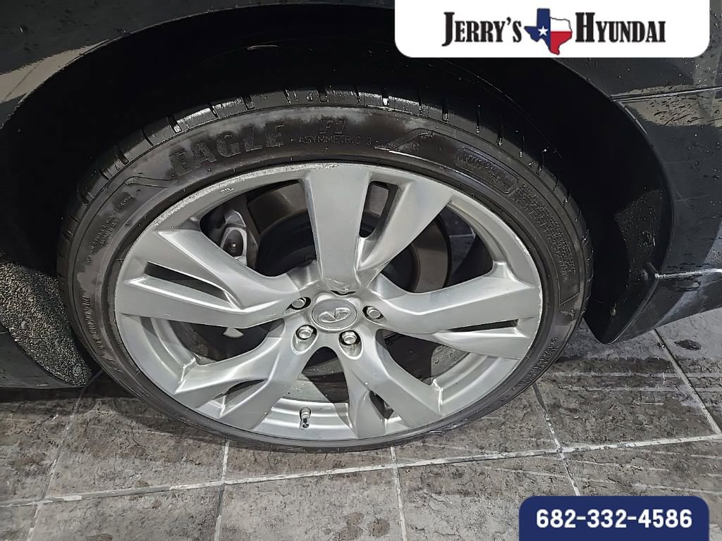 Used 2016 INFINITI Q70 5.6 w/ Sport Package AWD/4WD image 7