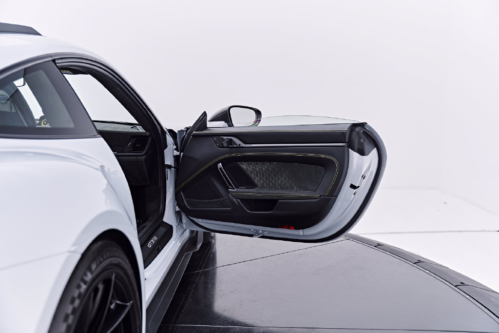 Used 2025 Porsche 911 GT3 RS RWD image 40