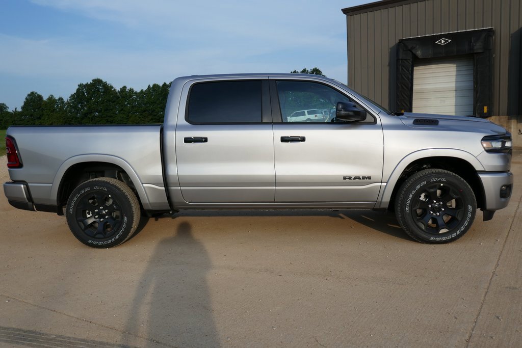 New 2026 RAM 1500 4x4 Crew Cab image 3