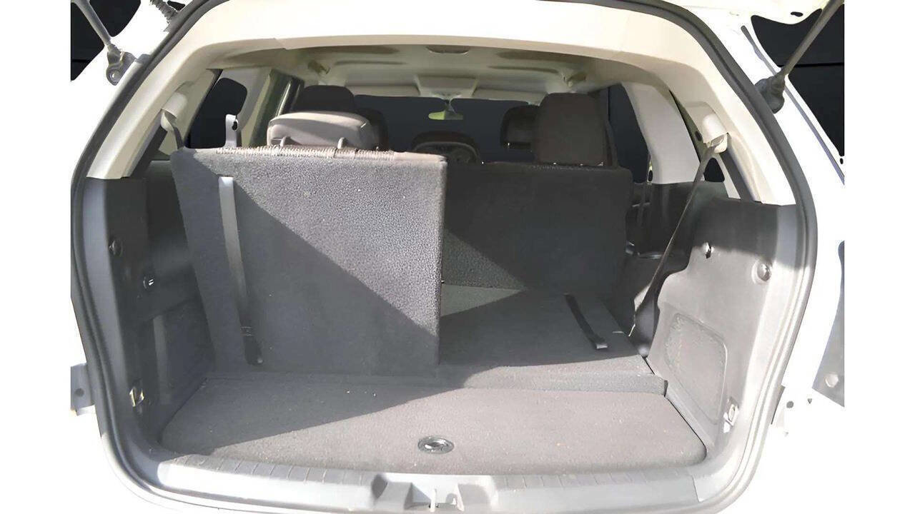 Used 2018 Dodge Journey SE image 22