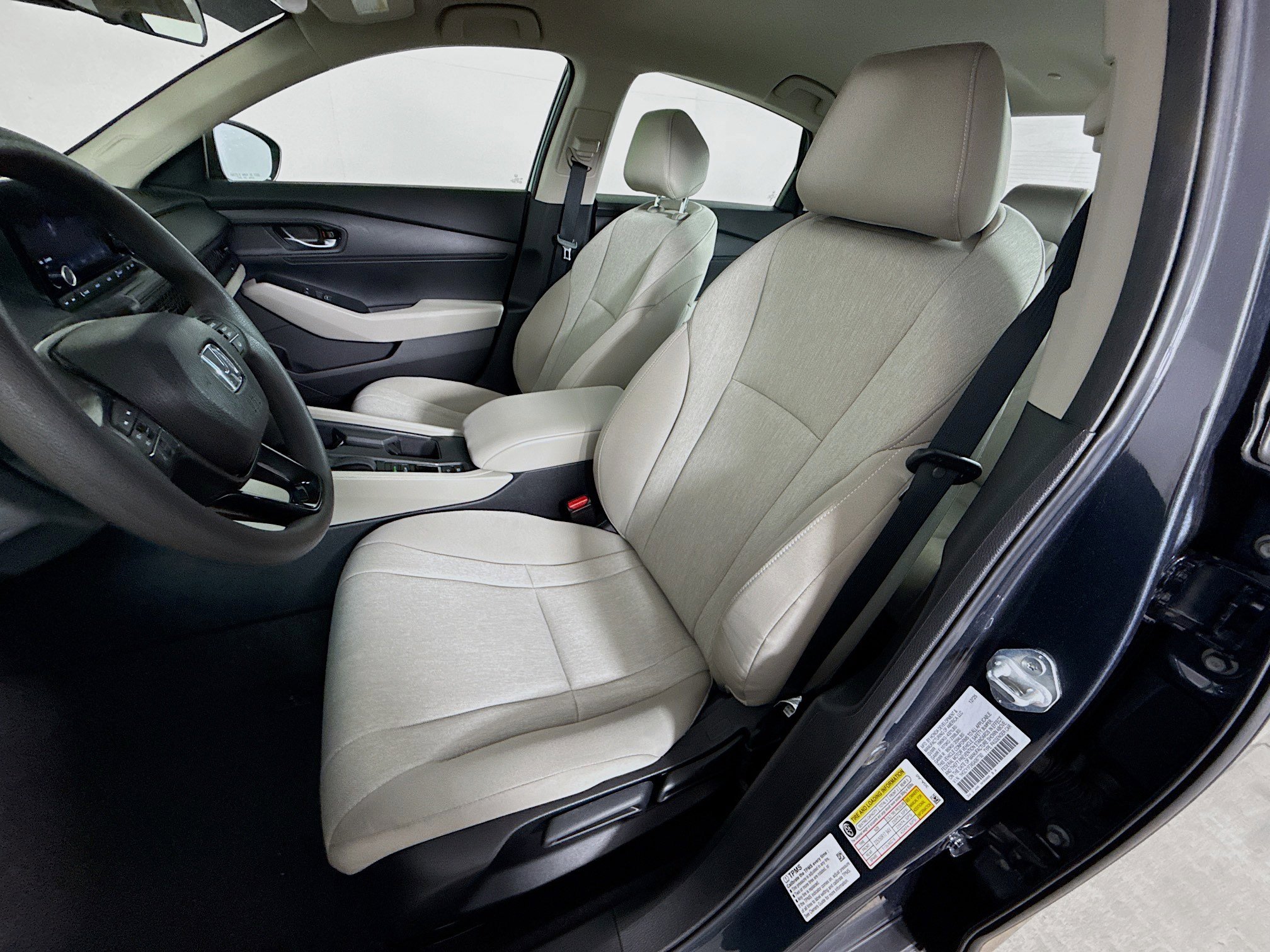 Certified 2025 Honda Accord LX image 22