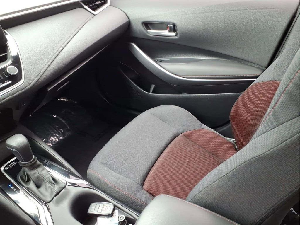 Used 2024 Toyota Corolla SE FWD image 12