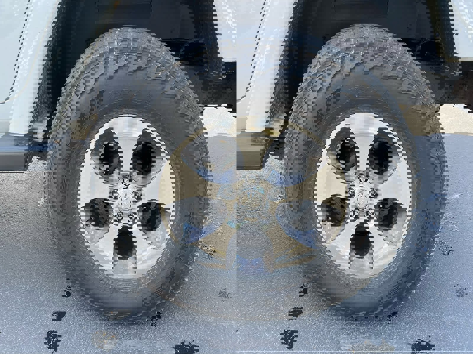 Used 2016 Jeep Wrangler Unlimited Sahara w/ Connectivity Group image 14