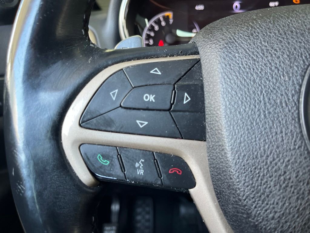 Used 2016 Jeep Grand Cherokee Laredo 75th Anniversary AWD/4WD image 29