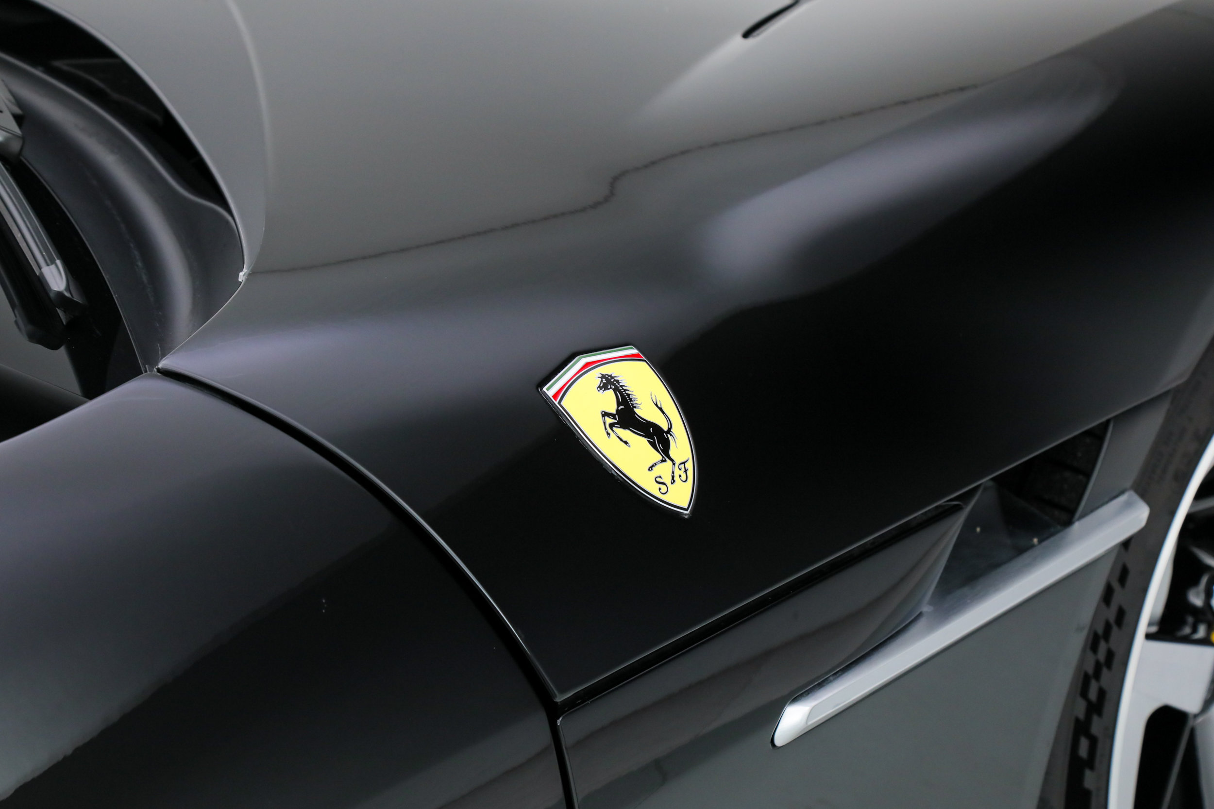 Certified 2025 Ferrari 12Cilindri RWD image 21