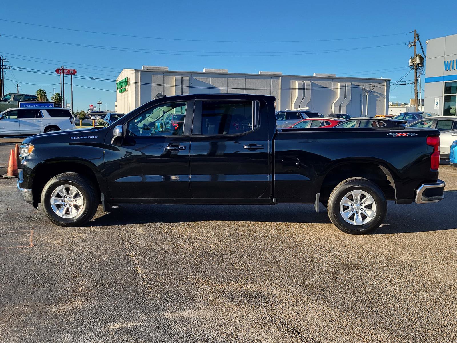 Used 2023 Chevrolet Silverado 1500 LT w/ Protection Package image 2
